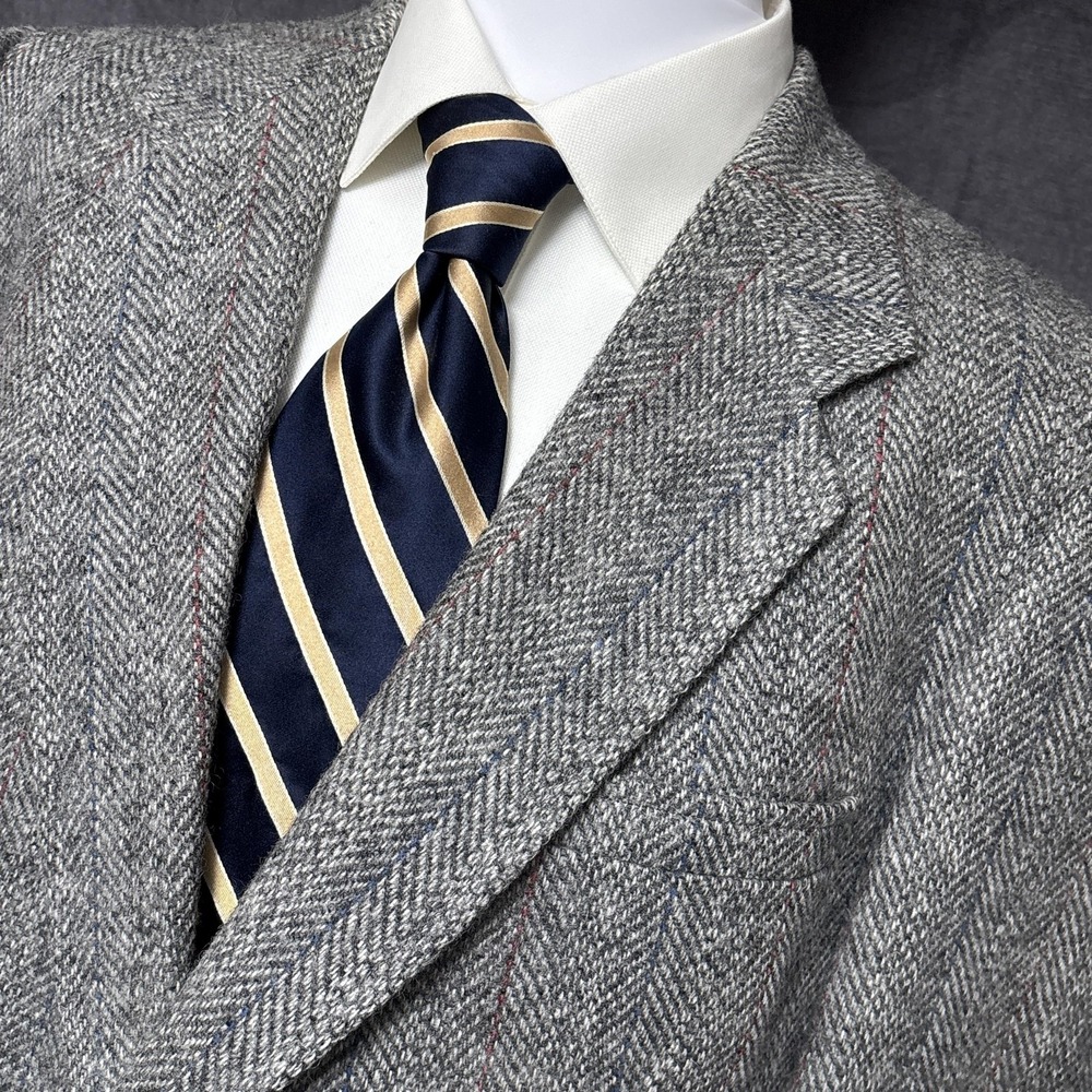 Vintage Kingsridge Sport Coat 44R Gray Herringbone Wool Tweed Blazer Jacket USA